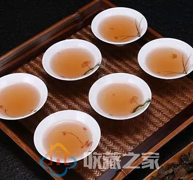 不要用釉上彩的杯子喝水